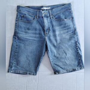 Women's Levi's Shaping Bermuda Short, Size 31, Camp Denim Color (Lighter Wash)